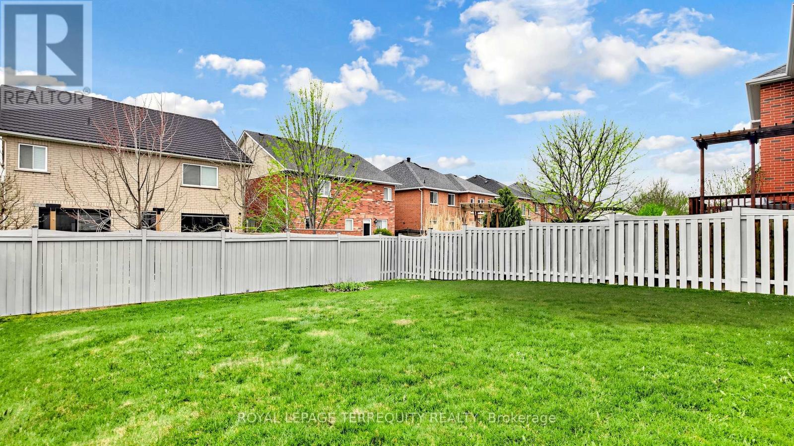 7146 Baskerville Run, Mississauga, Ontario  L5W 1W3 - Photo 32 - W13018974