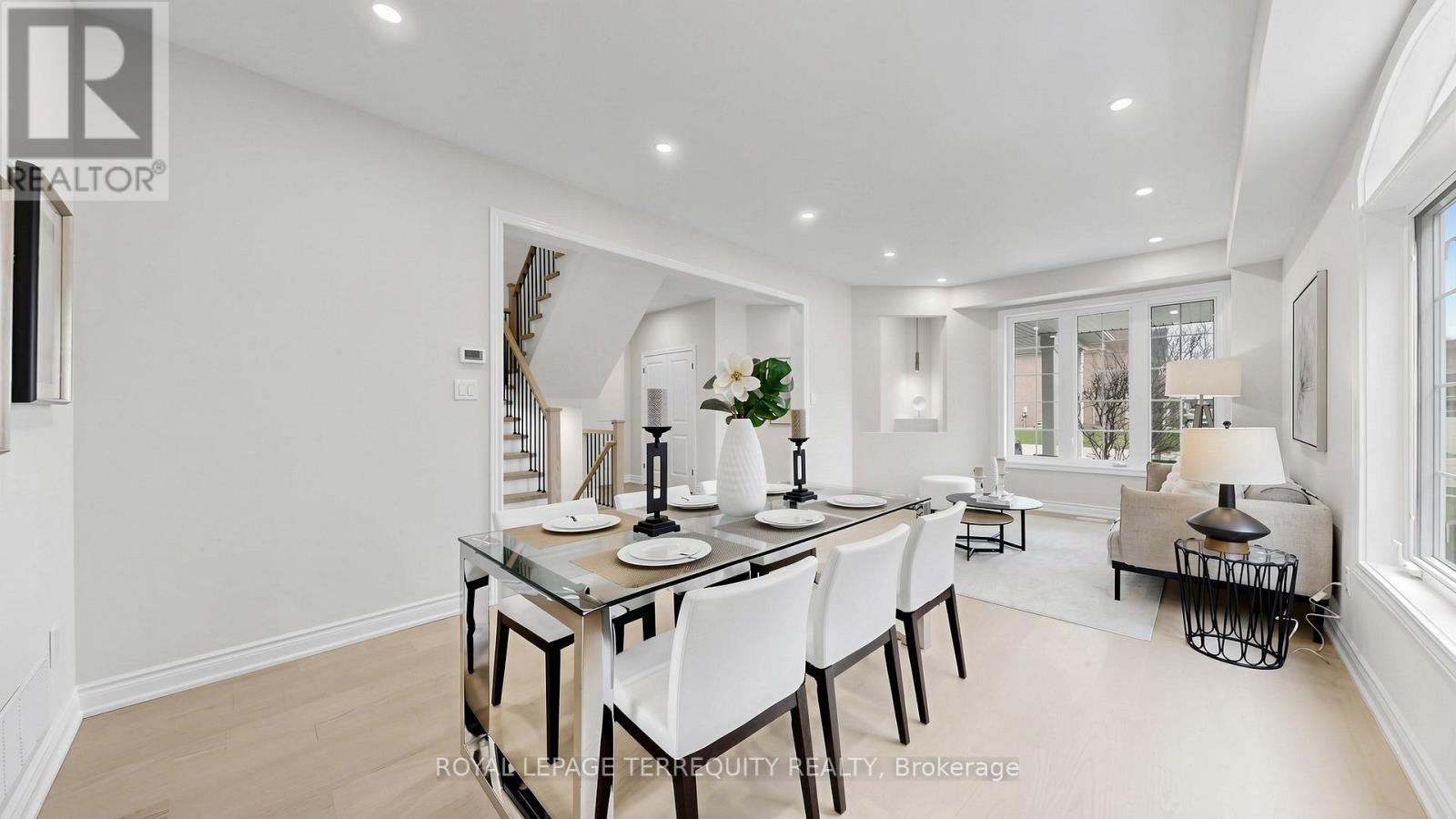 7146 Baskerville Run, Mississauga, Ontario  L5W 1W3 - Photo 5 - W13018974