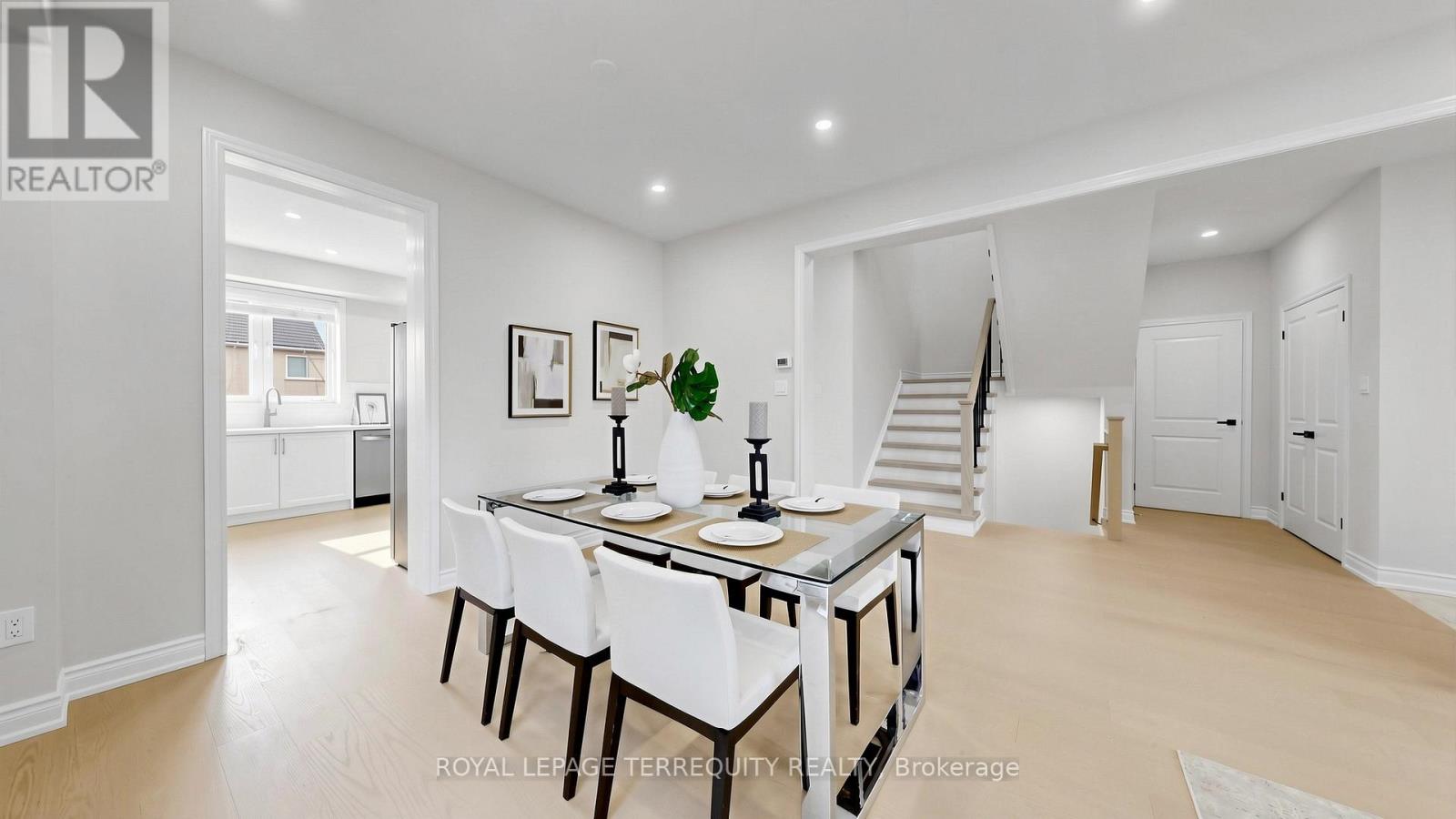 7146 Baskerville Run, Mississauga, Ontario  L5W 1W3 - Photo 6 - W13018974