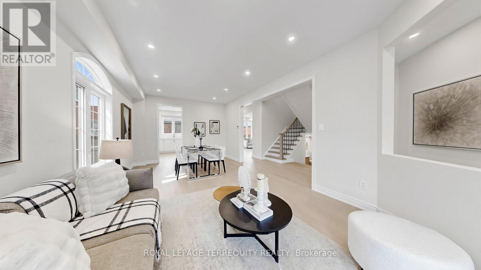 7146 Baskerville Run, Mississauga, Ontario  L5W 1W3 - Photo 7 - W13018974