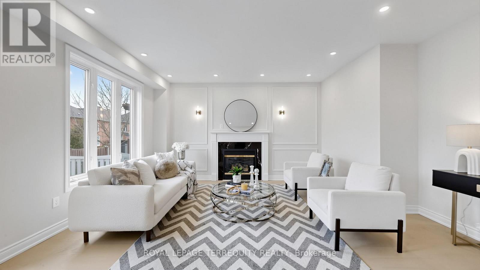 7146 Baskerville Run, Mississauga, Ontario  L5W 1W3 - Photo 8 - W13018974