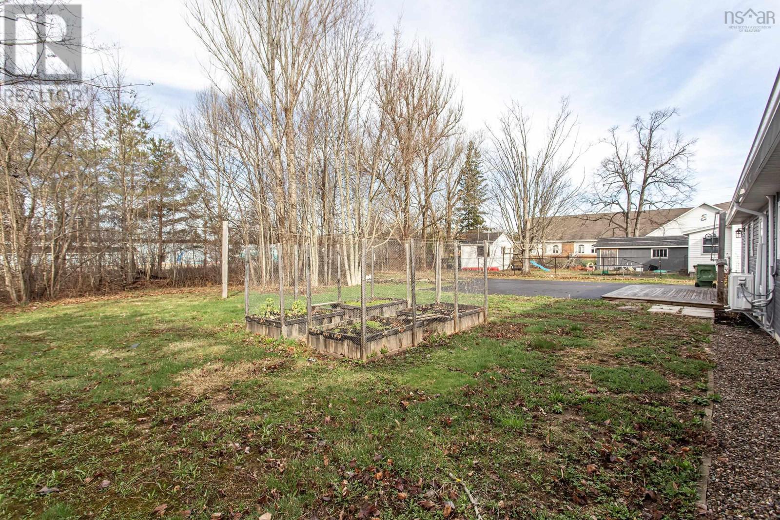 25 Gates Avenue, Middleton, Nova Scotia  B0S 1P0 - Photo 4 - 202603433