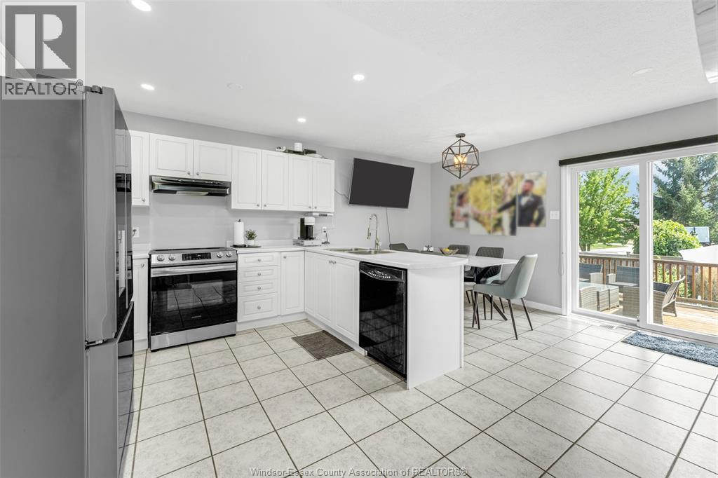 12969 Lanoue Street, Tecumseh, Ontario  N8N 5A7 - Photo 11 - 26008565