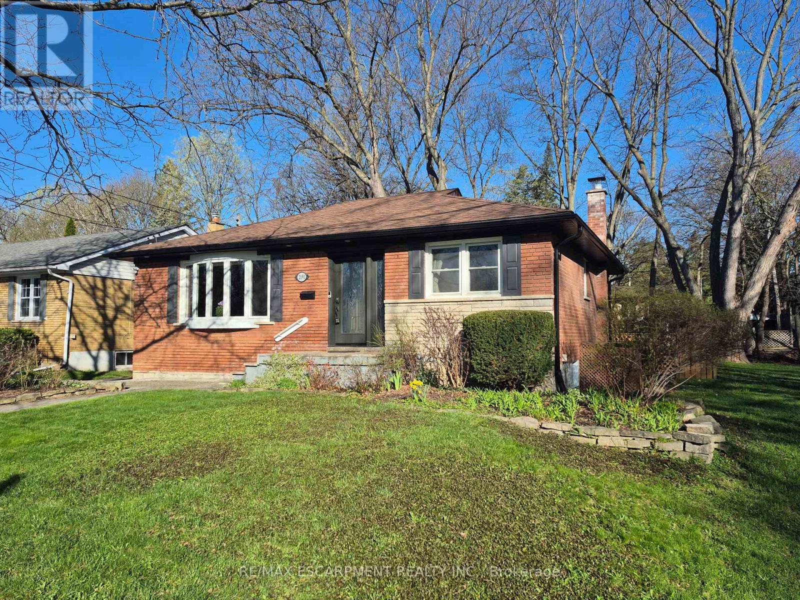 2191 Mount Royal Avenue, Burlington, Ontario  L7P 1R7 - Photo 2 - W13013950