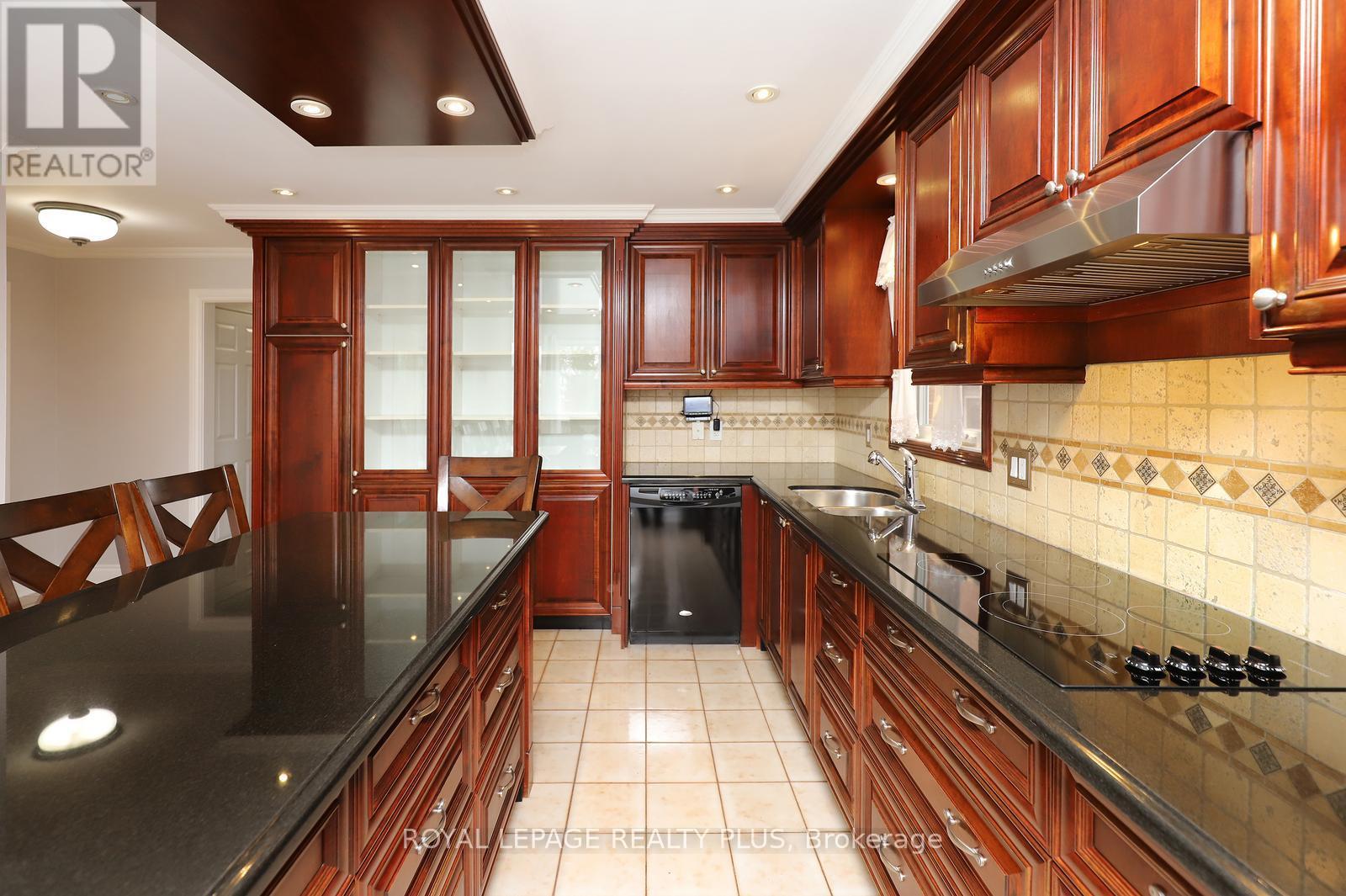 1086 Hedge Drive, Mississauga, Ontario  L4Y 1G2 - Photo 17 - W13011304