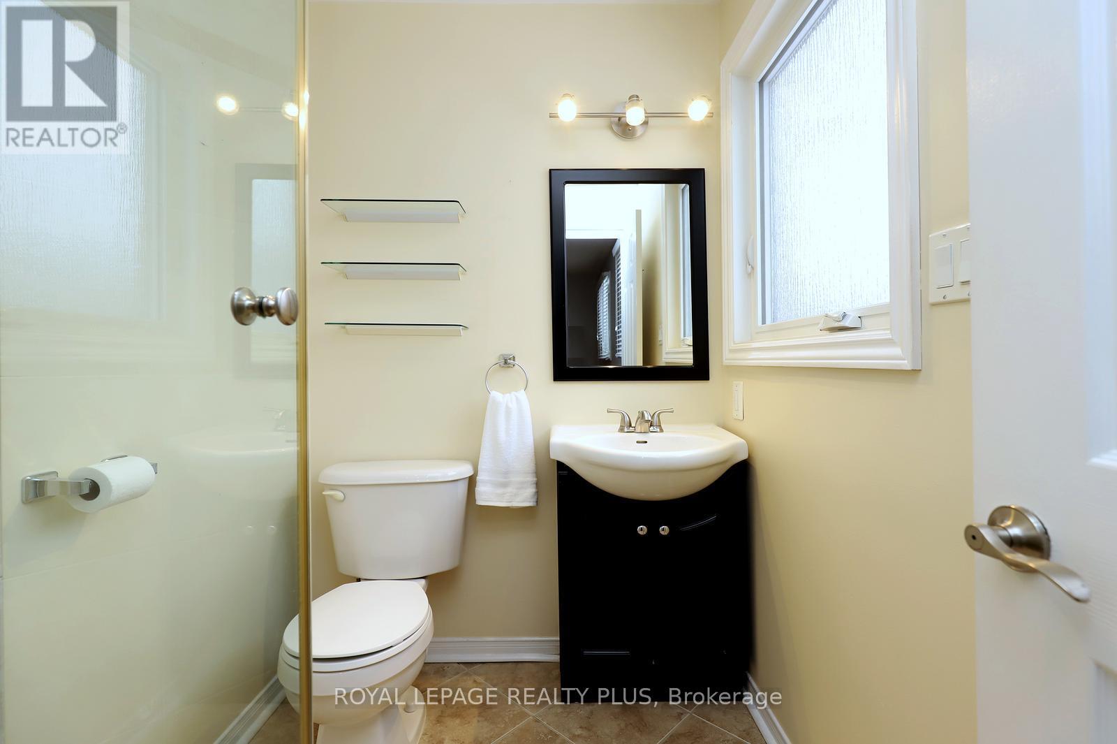 1086 Hedge Drive, Mississauga, Ontario  L4Y 1G2 - Photo 25 - W13011304