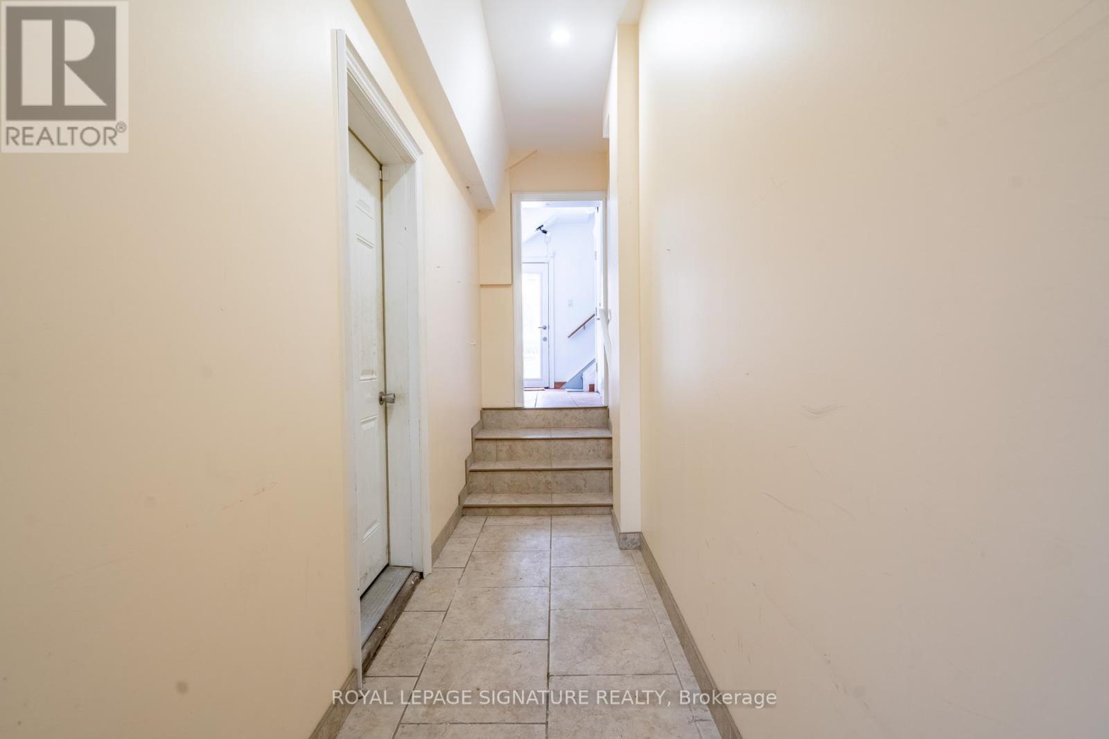 Bmst - 96 Charlotte Avenue, Hamilton, Ontario  L8K 4V2 - Photo 4 - X13018698