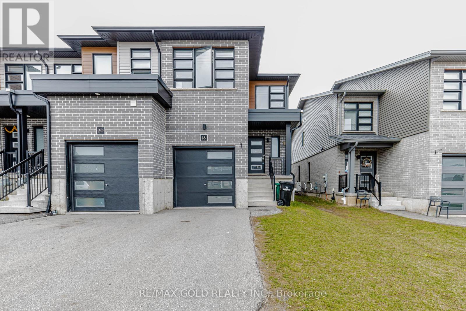 18 Wilkinson Avenue, Cambridge, Ontario  N1S 0C5 - Photo 2 - X13018724