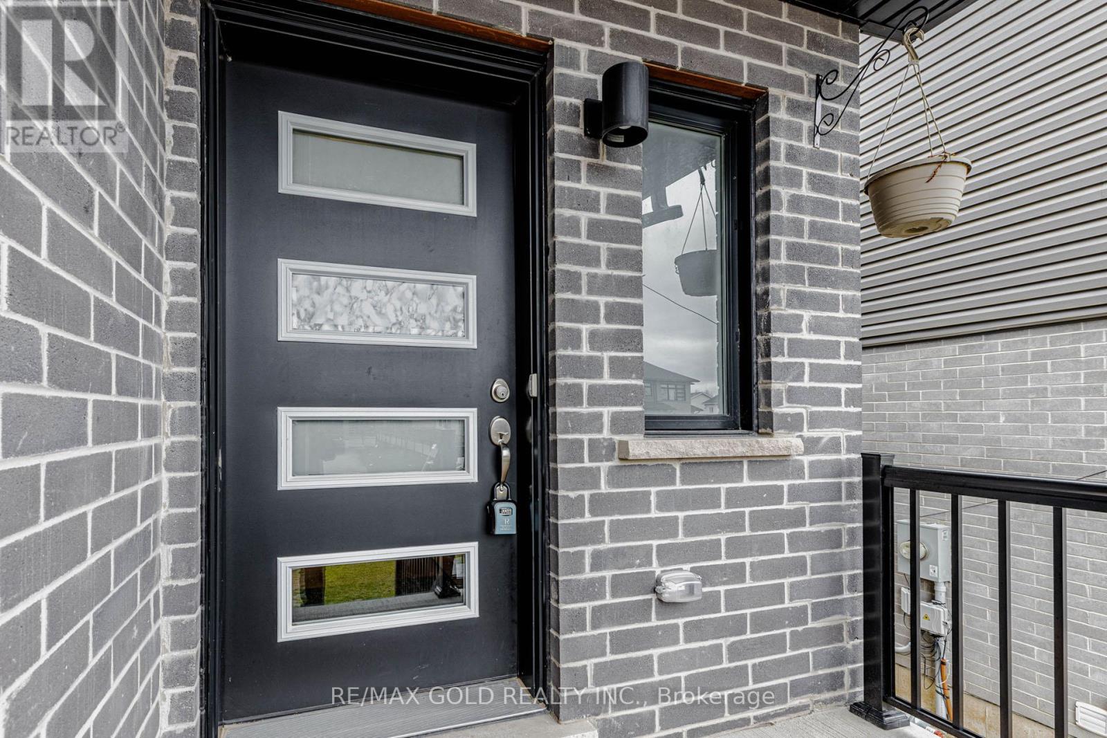 18 Wilkinson Avenue, Cambridge, Ontario  N1S 0C5 - Photo 4 - X13018724