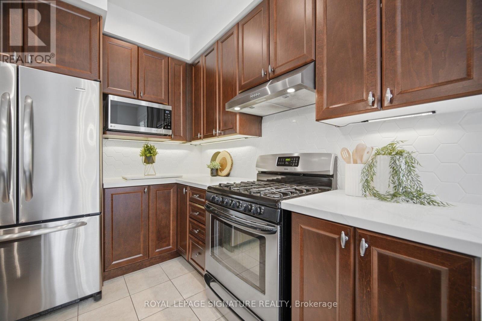 2386 Stone Glen Crescent, Oakville, Ontario  L6M 0C7 - Photo 13 - W13018546