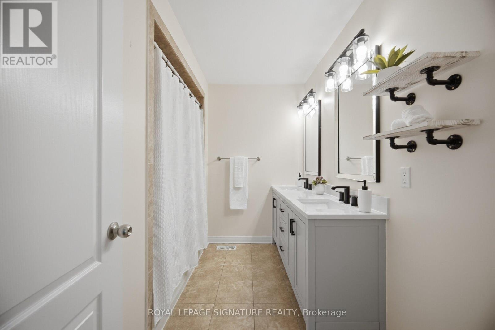 2386 Stone Glen Crescent, Oakville, Ontario  L6M 0C7 - Photo 33 - W13018546