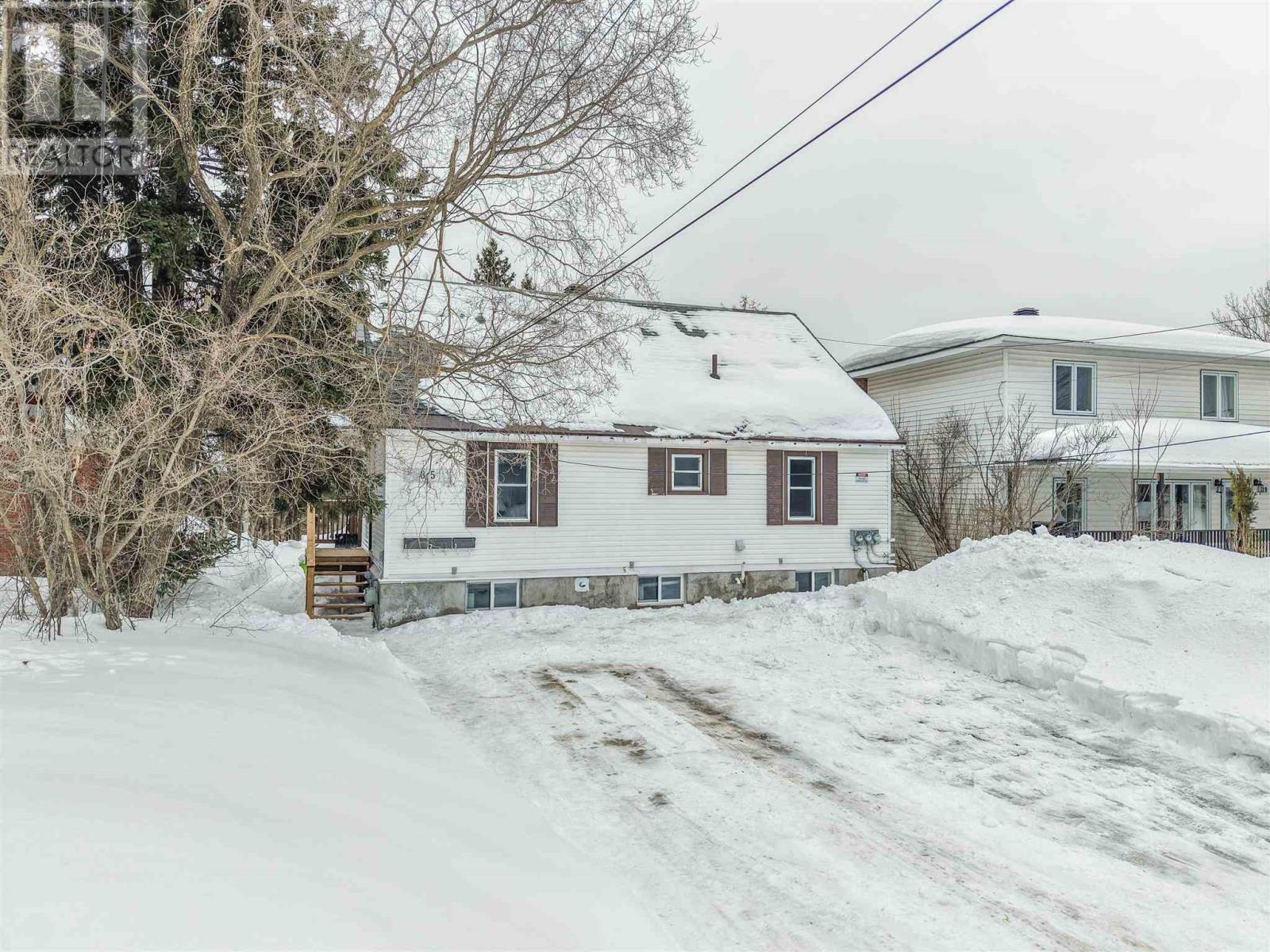 35 Fairview AVE, Sault Ste. Marie, Ontario