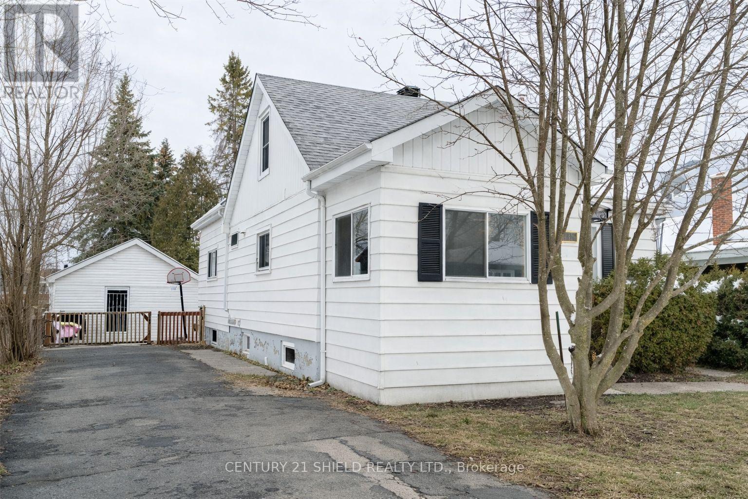 1005 THIRD STREET E, Cornwall, Ontario