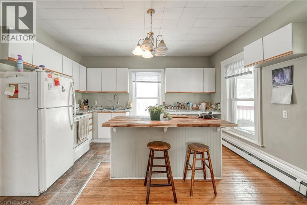 119 Carroll Street, Ingersoll, Ontario  N5C 1W3 - Photo 3 - 40800590