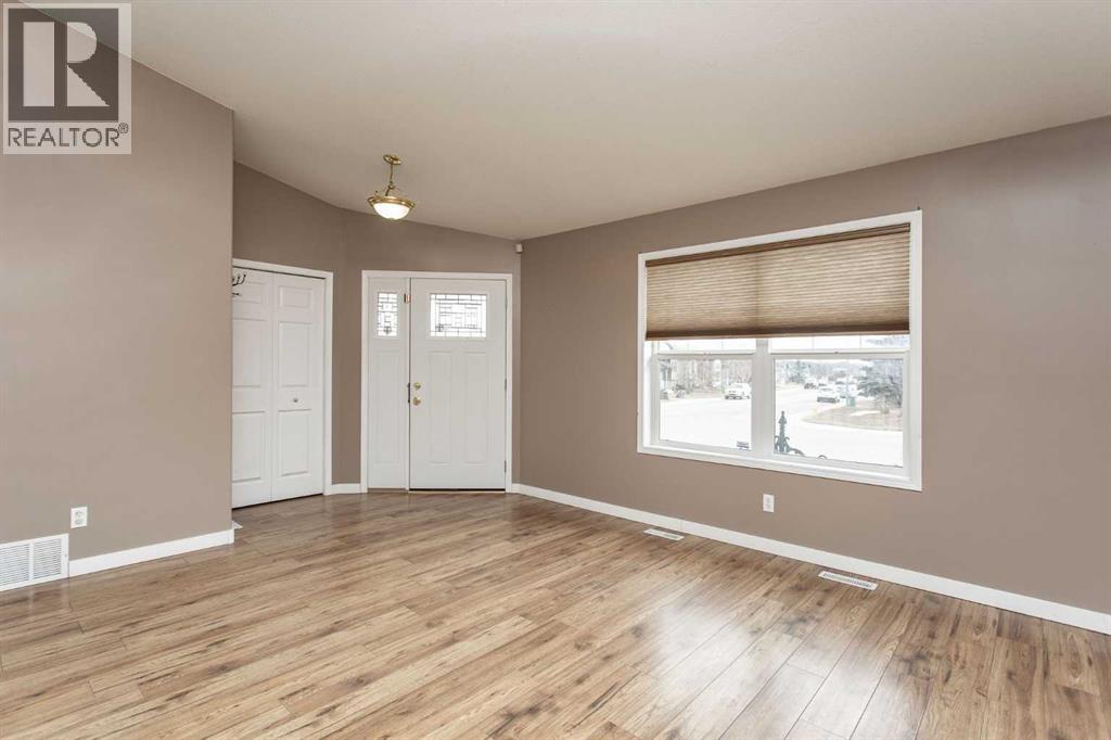 142 Robinson Avenue, Penhold, Alberta  T0M 1R0 - Photo 12 - A2302344