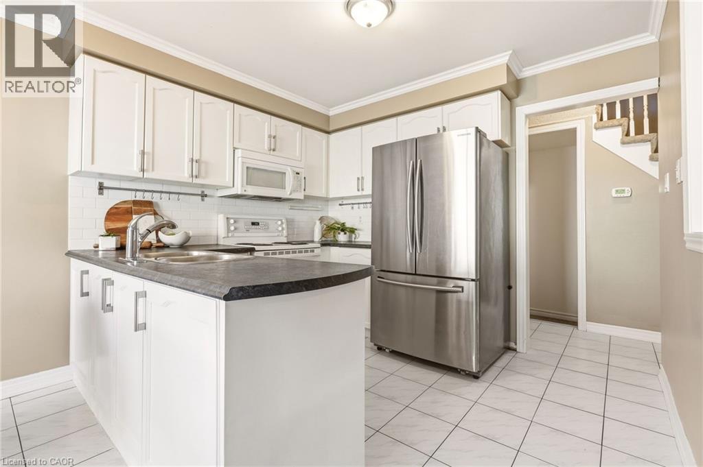 95 Thornlodge Drive, Waterdown, Ontario  L8B 0L9 - Photo 10 - 40822297