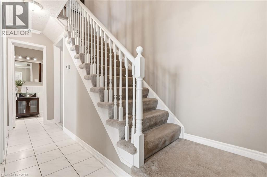 95 Thornlodge Drive, Waterdown, Ontario  L8B 0L9 - Photo 14 - 40822297