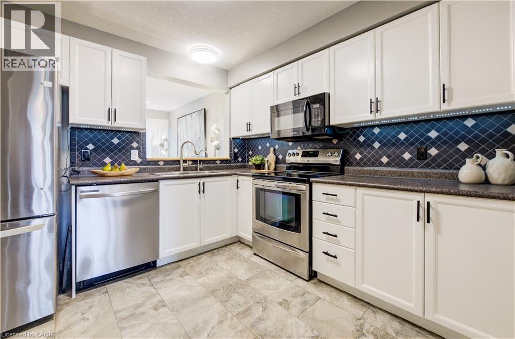 444 Annapolis Court, Waterloo, Ontario  N2K 4E7 - Photo 11 - 40803259