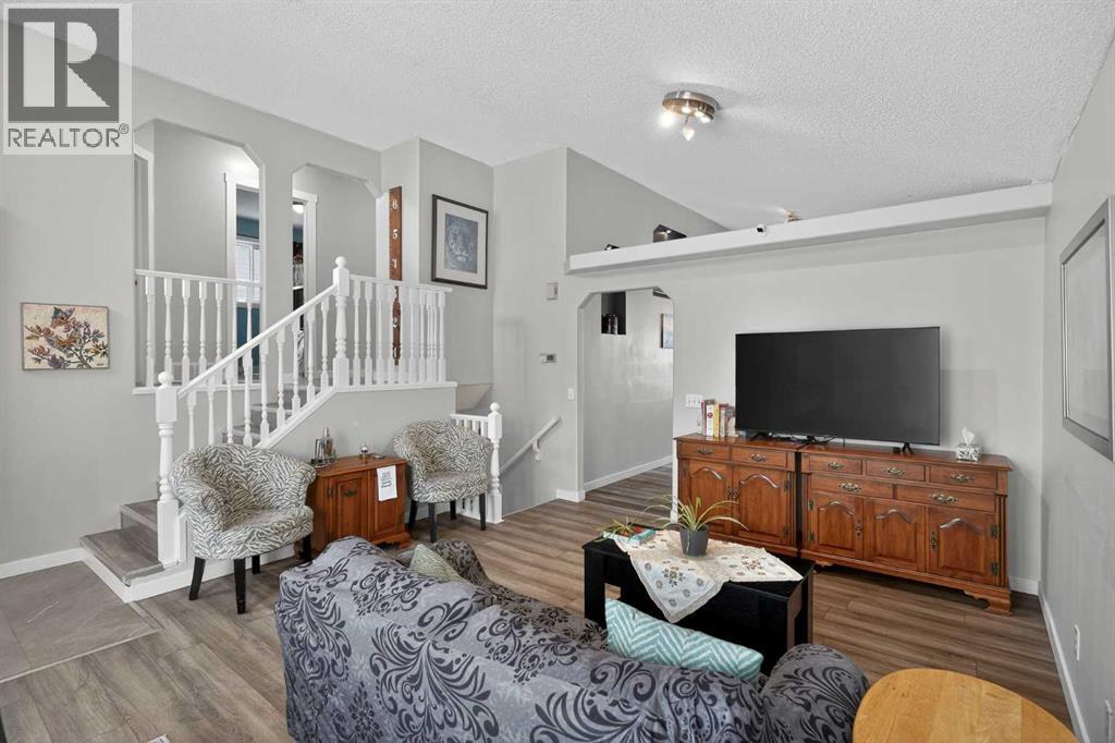 38 Canoe Circle SW, Airdrie, Alberta  T4B 2L6 - Photo 9 - A2288202