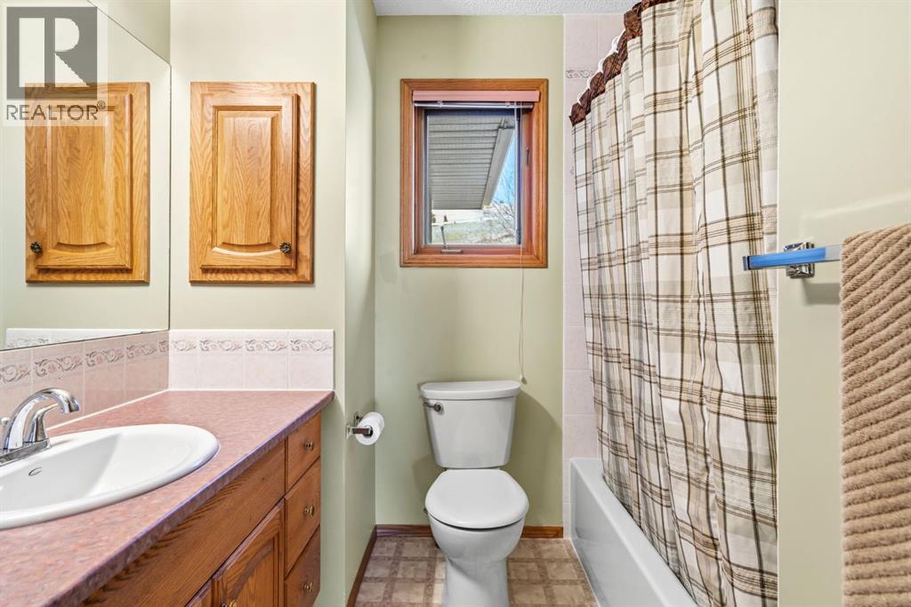48 Headlands Close, Cochrane, Alberta  T4C 1M3 - Photo 23 - A2301386