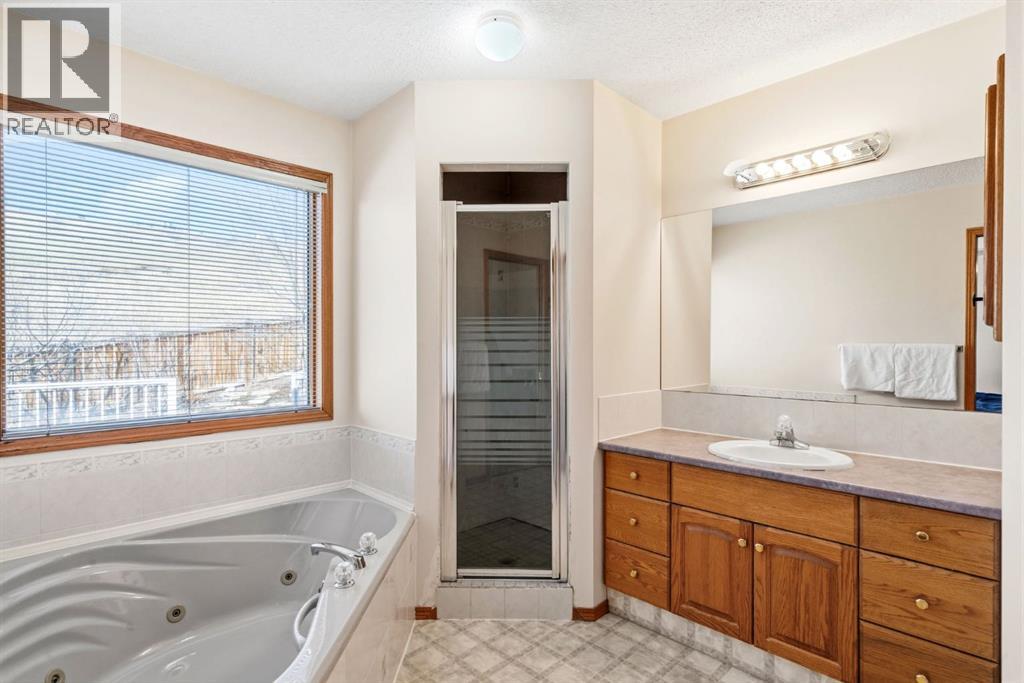 48 Headlands Close, Cochrane, Alberta  T4C 1M3 - Photo 27 - A2301386