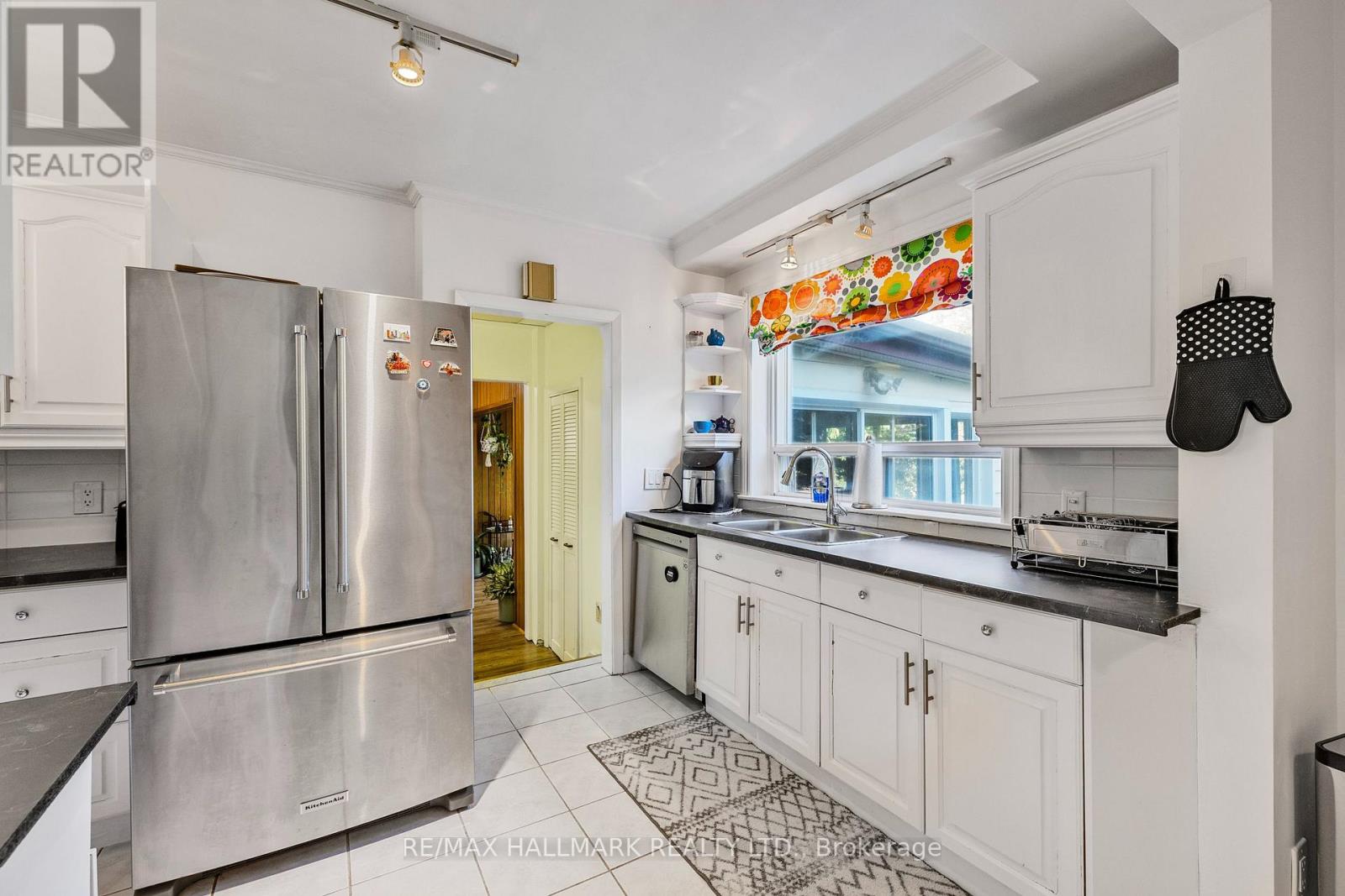 80 Berkinshaw Crescent, Toronto (Banbury-Don Mills), Ontario  M3B 2T2 - Photo 12 - C13018776