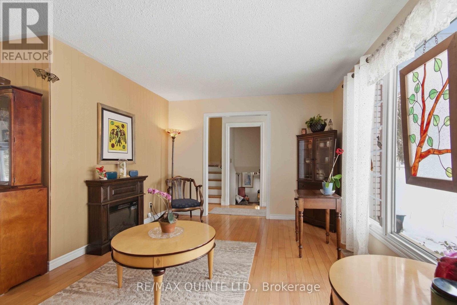 527 Montrose Road, Quinte West, Ontario  K8R 1B2 - Photo 11 - X12902326