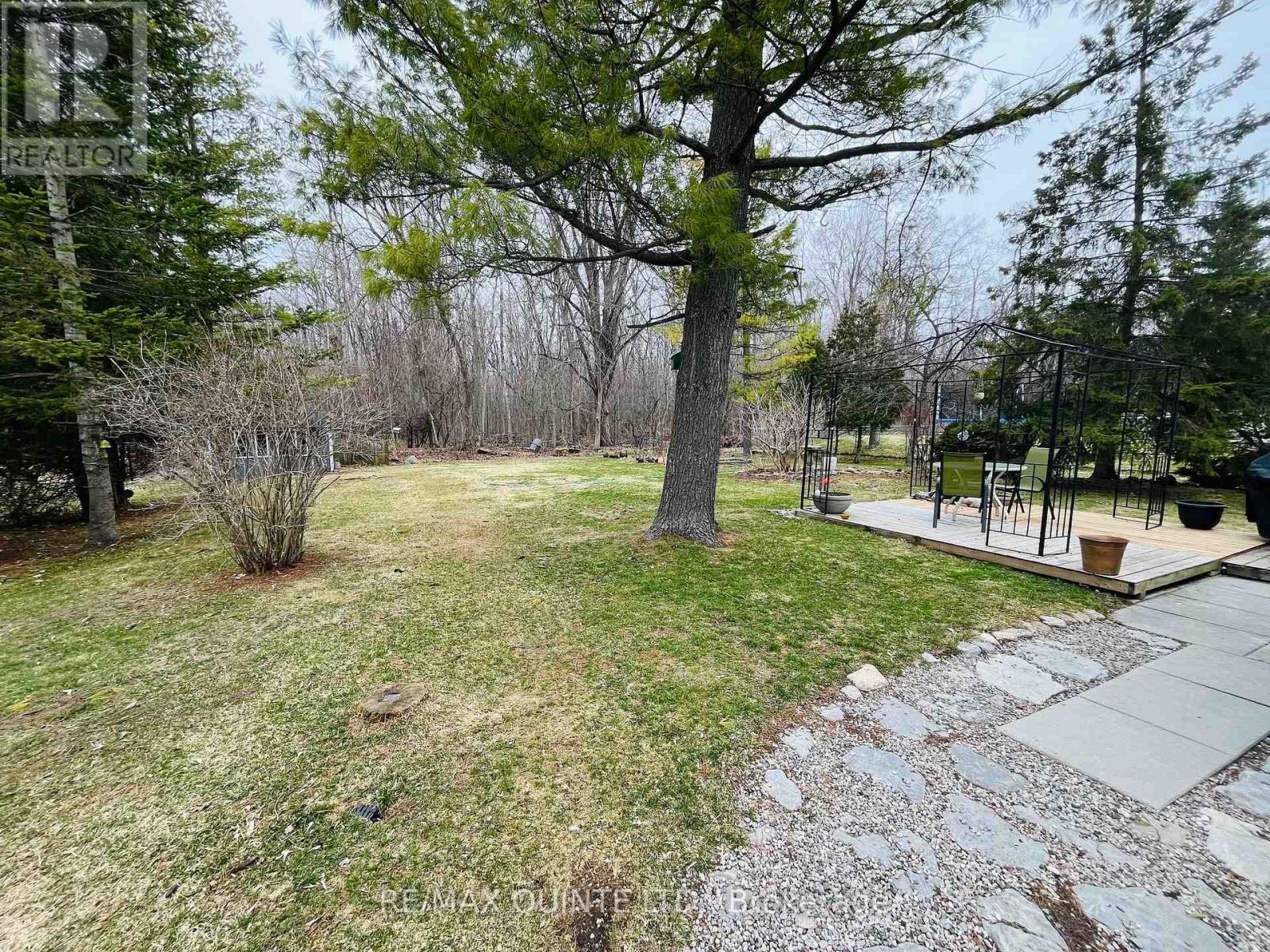 527 Montrose Road, Quinte West, Ontario  K8R 1B2 - Photo 7 - X12902326