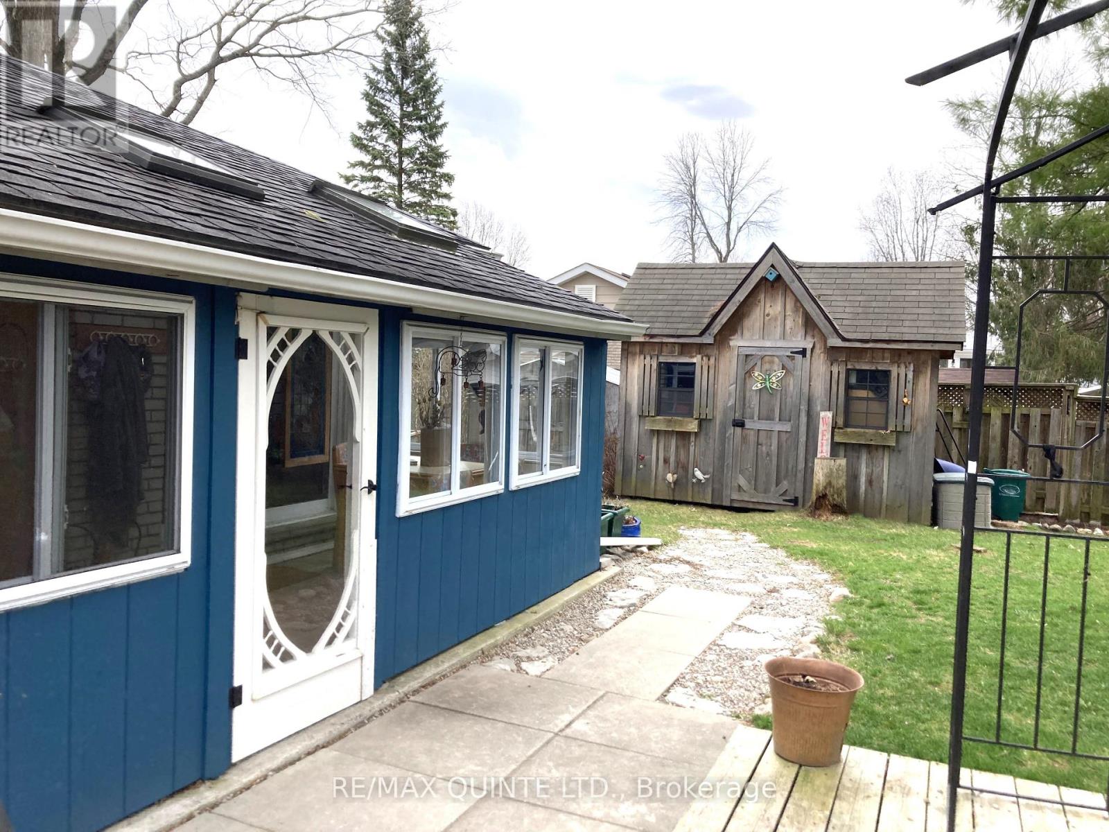 527 Montrose Road, Quinte West, Ontario  K8R 1B2 - Photo 5 - X12902326