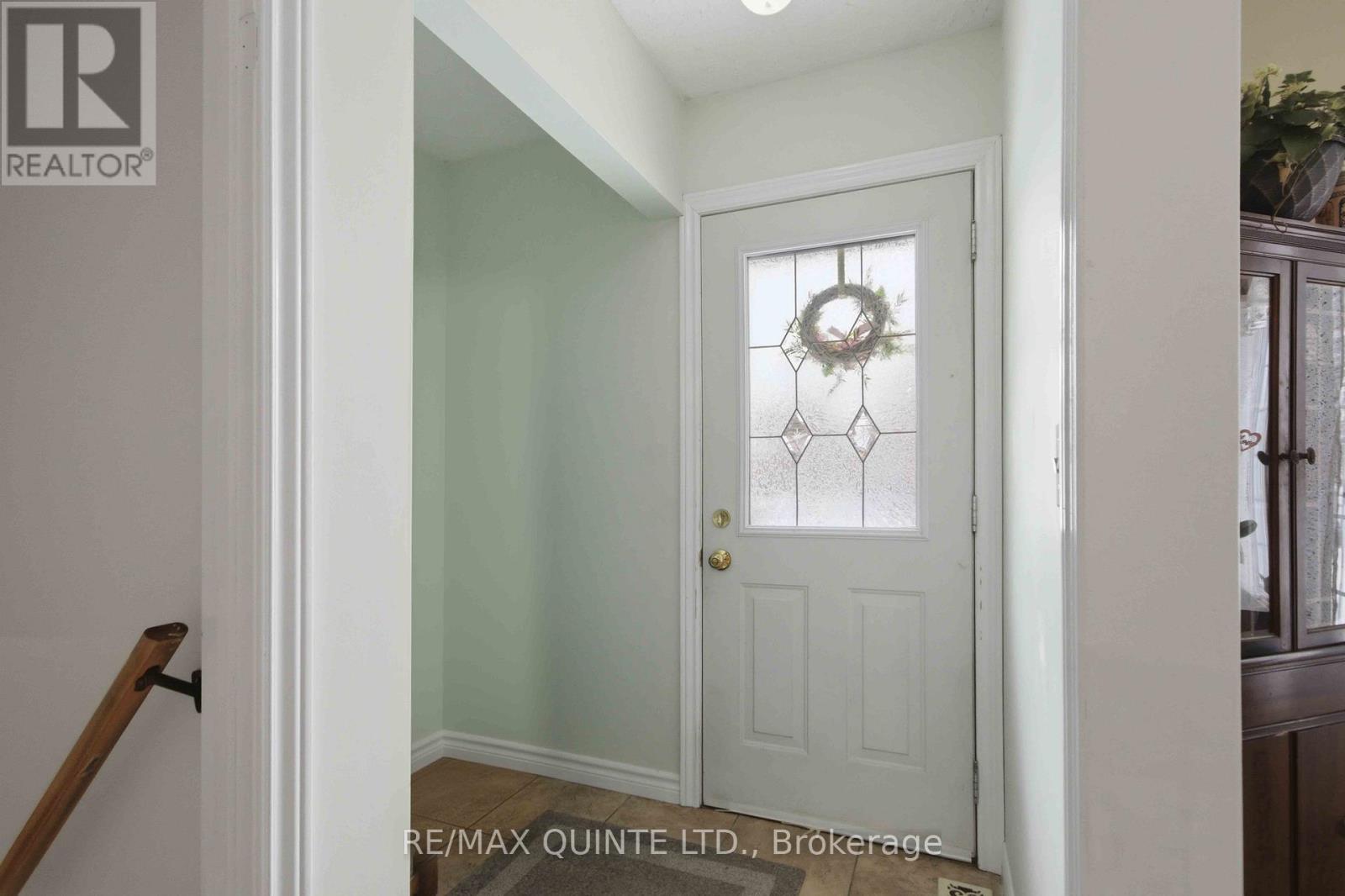 527 Montrose Road, Quinte West, Ontario  K8R 1B2 - Photo 8 - X12902326