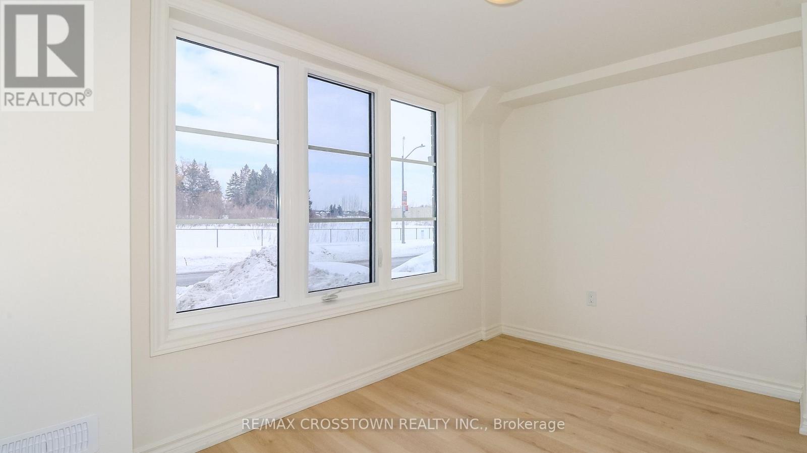 (Unit 6) - 1227 Corm Street, Innisfil, Ontario  L9S 4T9 - Photo 5 - N13006500