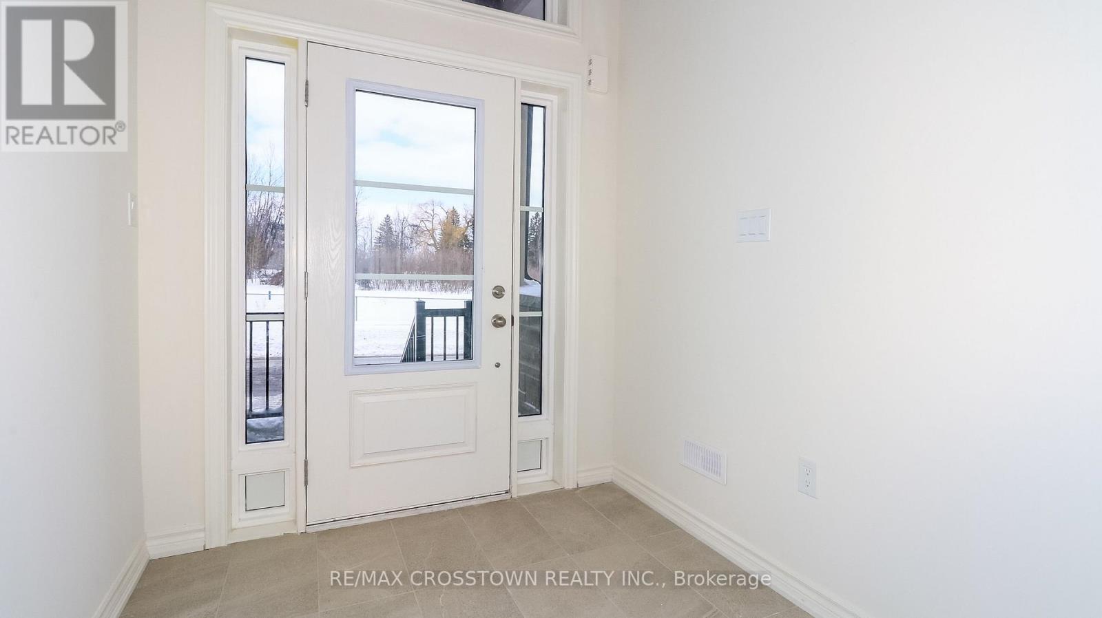 (Unit 6) - 1227 Corm Street, Innisfil, Ontario  L9S 4T9 - Photo 3 - N13006500