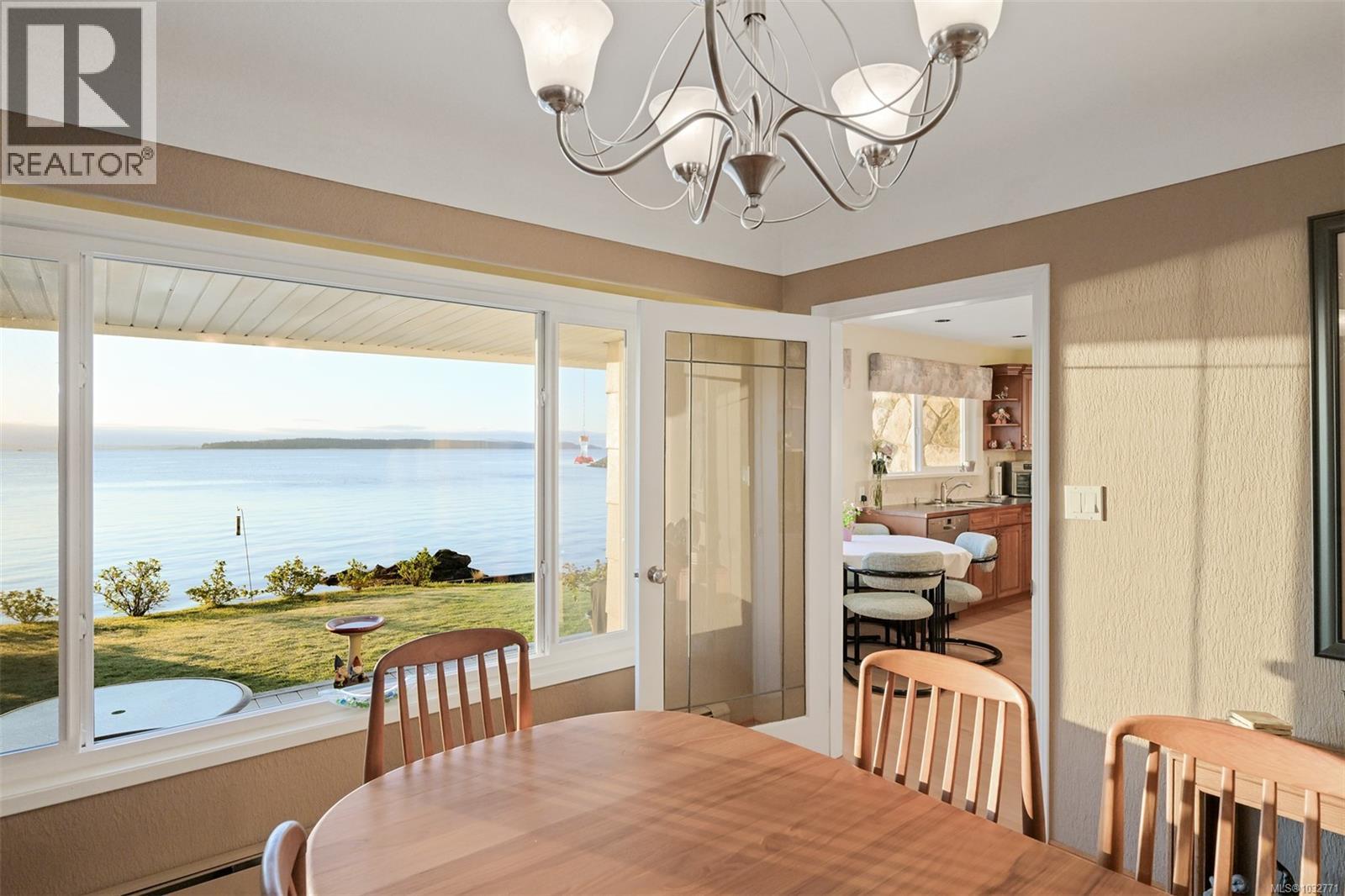 2543 Shoreacres Rd, Sidney, British Columbia  V8L 2E3 - Photo 19 - 1032771