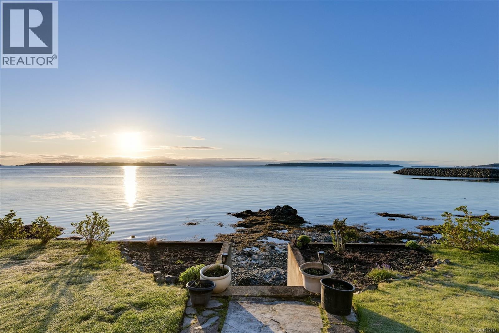 2543 Shoreacres Rd, Sidney, British Columbia  V8L 2E3 - Photo 24 - 1032771