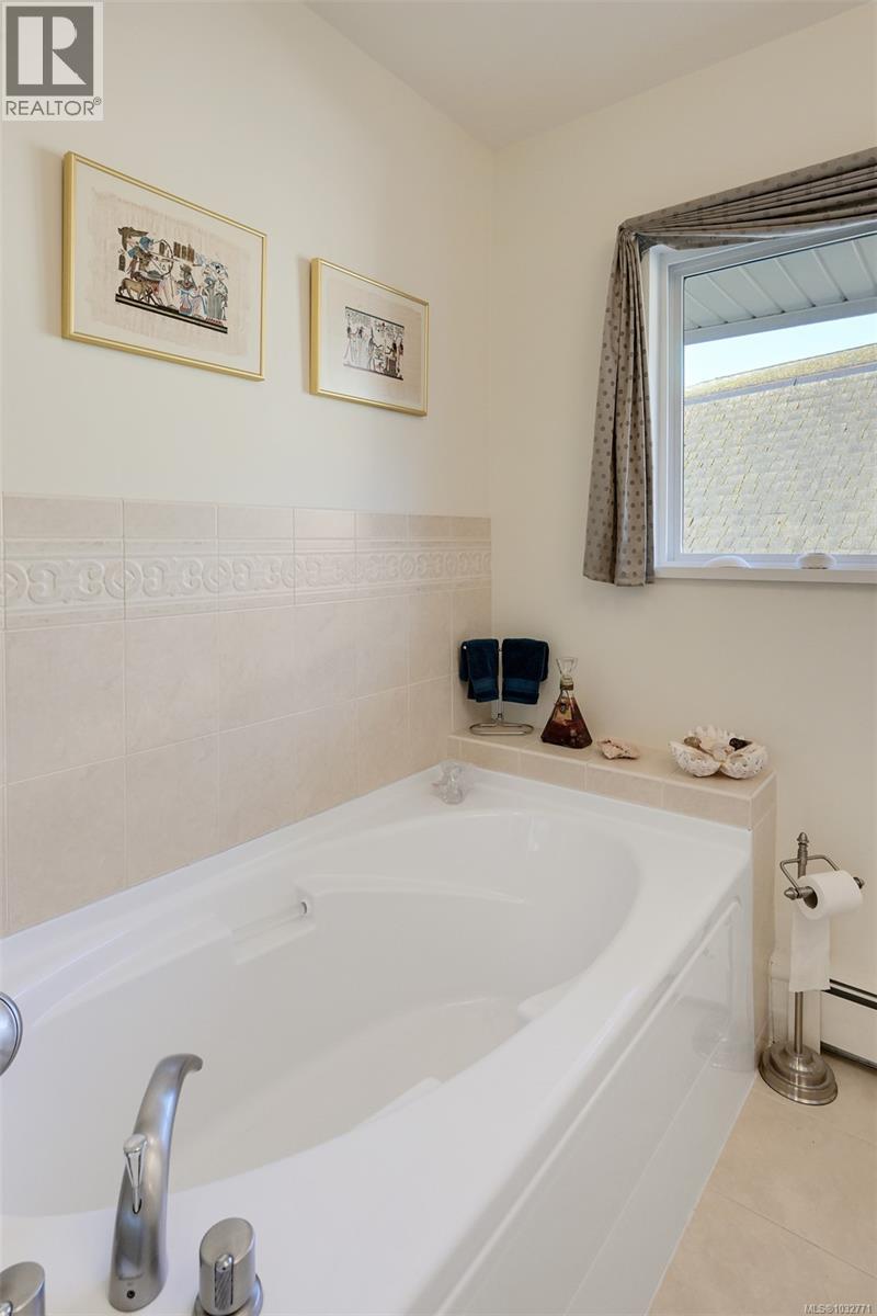 2543 Shoreacres Rd, Sidney, British Columbia  V8L 2E3 - Photo 38 - 1032771