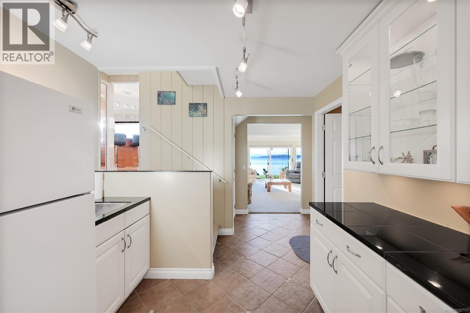 2543 Shoreacres Rd, Sidney, British Columbia  V8L 2E3 - Photo 48 - 1032771