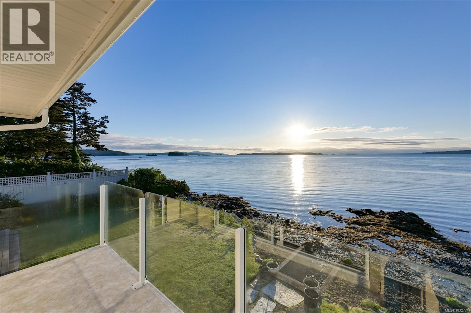 2543 Shoreacres Rd, Sidney, British Columbia  V8L 2E3 - Photo 5 - 1032771