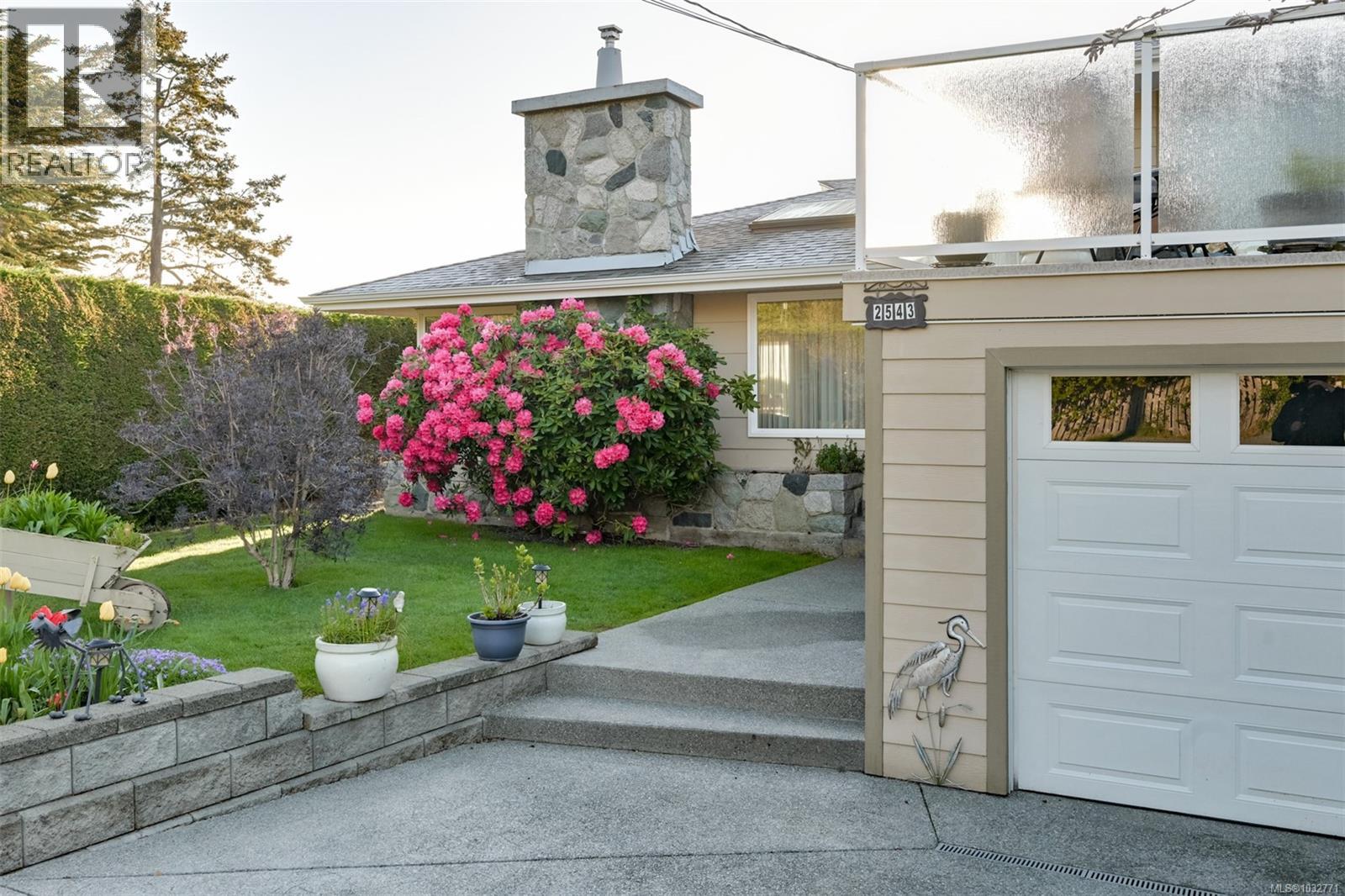 2543 Shoreacres Rd, Sidney, British Columbia  V8L 2E3 - Photo 9 - 1032771