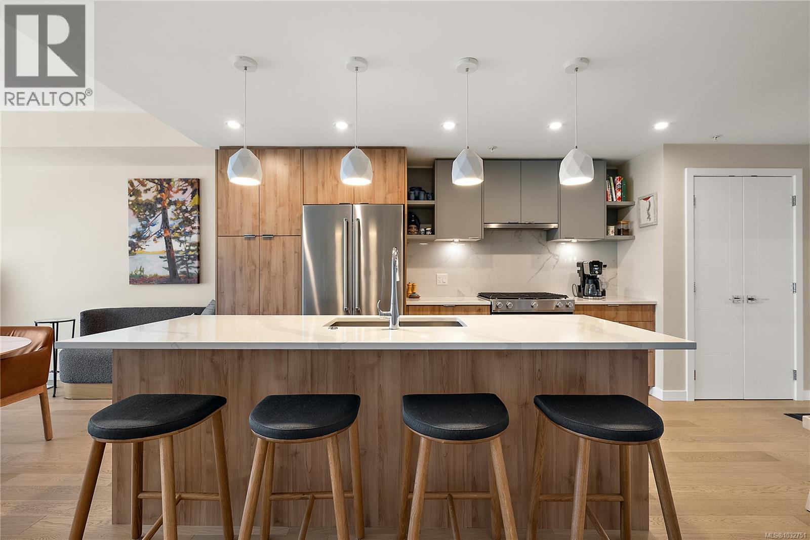 214 5120 Cordova Bay Rd, Saanich, British Columbia  V8Y 2K5 - Photo 6 - 1032751