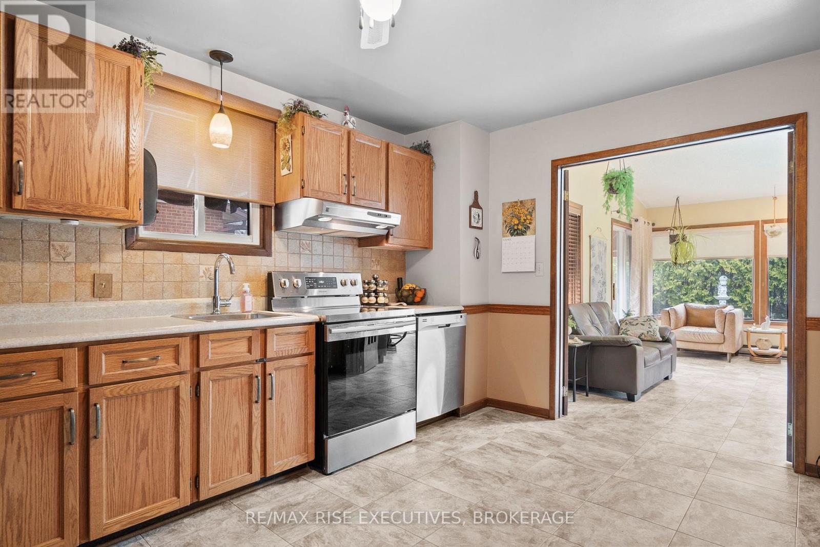 127 Nicholson Crescent, Loyalist, Ontario  K7N 1W9 - Photo 14 - X13019090