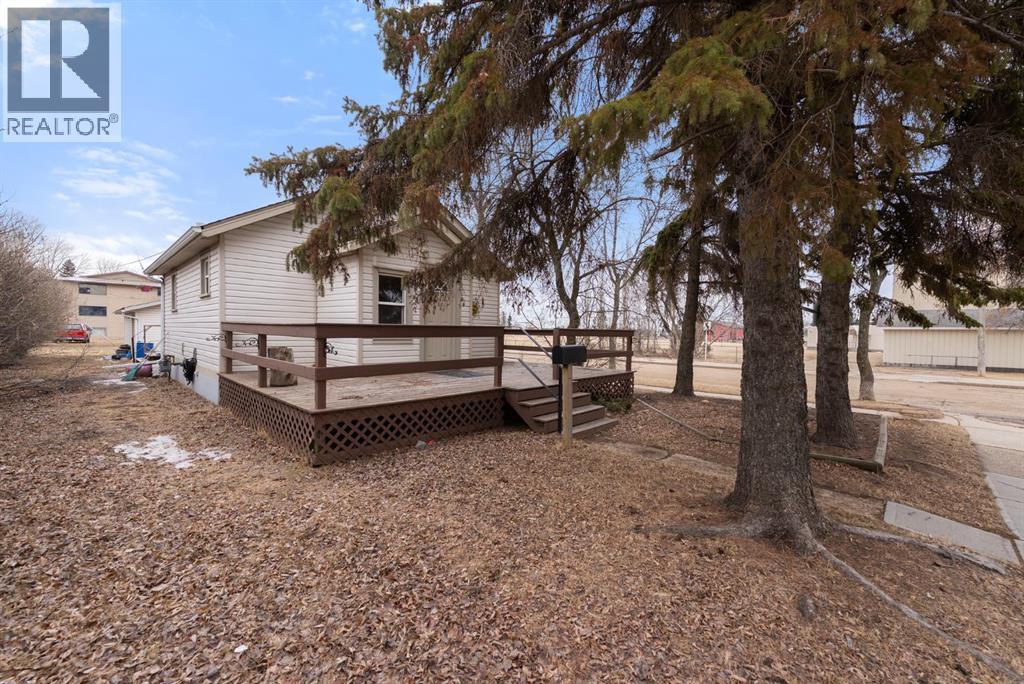 4901 45 Street, Camrose, Alberta  T4V 1E3 - Photo 4 - A2288612