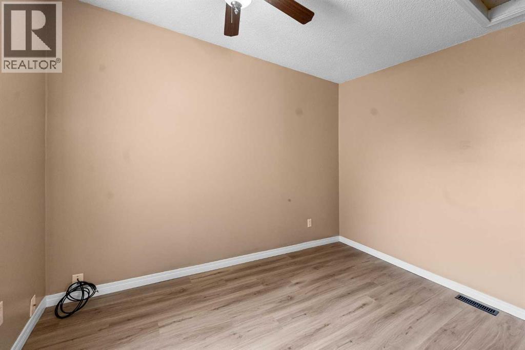 4901 45 Street, Camrose, Alberta  T4V 1E3 - Photo 11 - A2288612