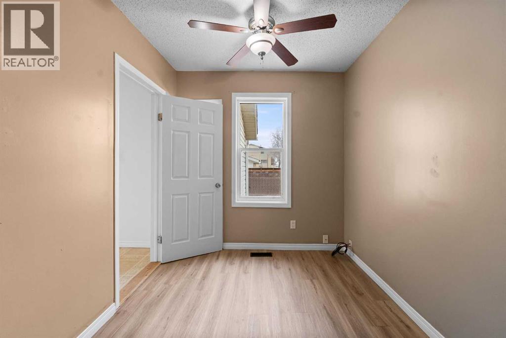 4901 45 Street, Camrose, Alberta  T4V 1E3 - Photo 12 - A2288612