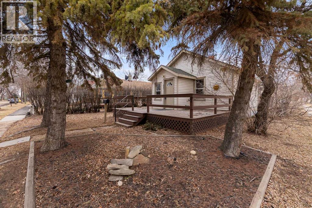 4901 45 Street, Camrose, Alberta  T4V 1E3 - Photo 2 - A2288612