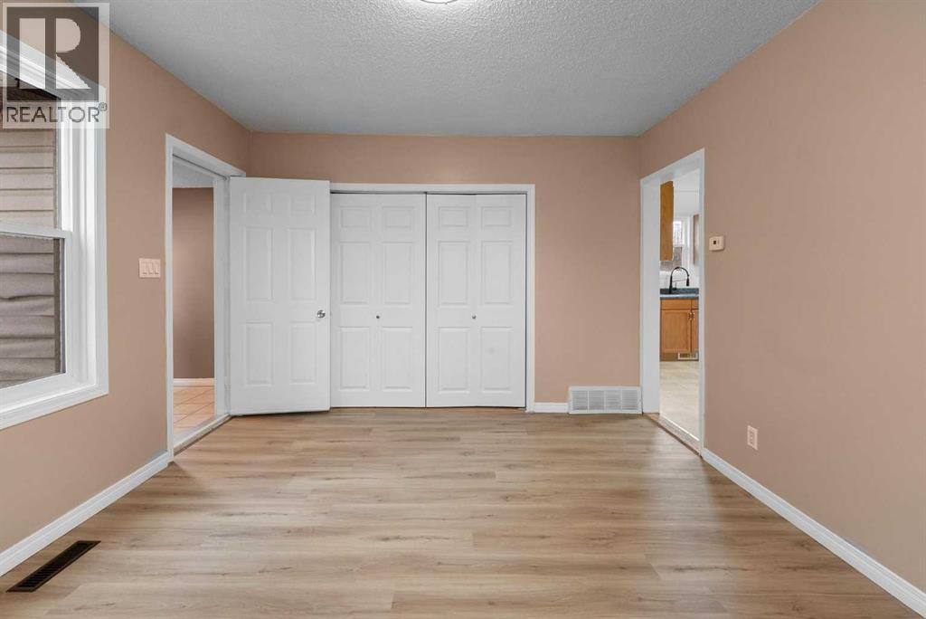 4901 45 Street, Camrose, Alberta  T4V 1E3 - Photo 7 - A2288612