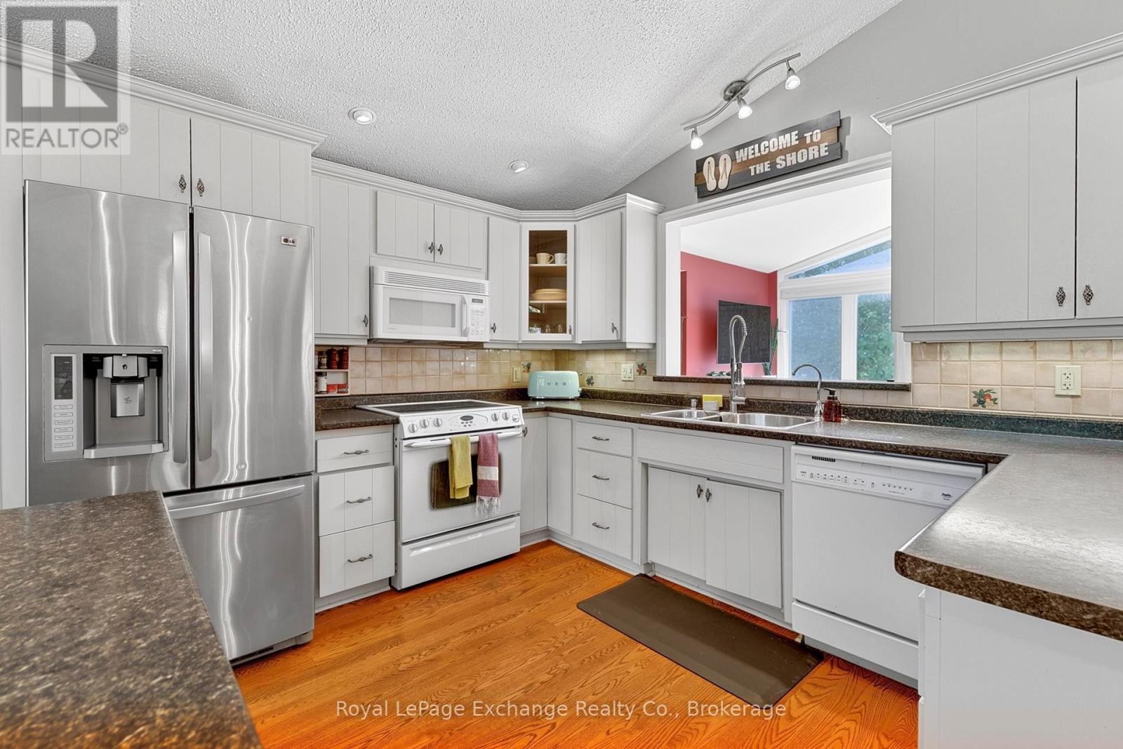 906 Victoria Road, Huron-Kinloss, Ontario  N0G 2R0 - Photo 20 - X13018994