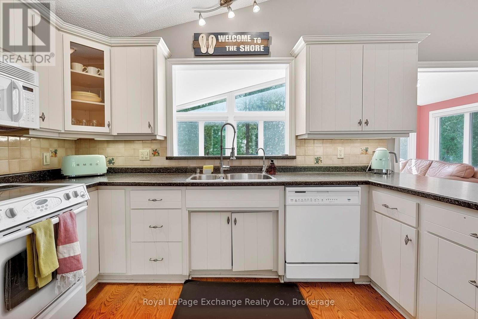 906 Victoria Road, Huron-Kinloss, Ontario  N0G 2R0 - Photo 21 - X13018994