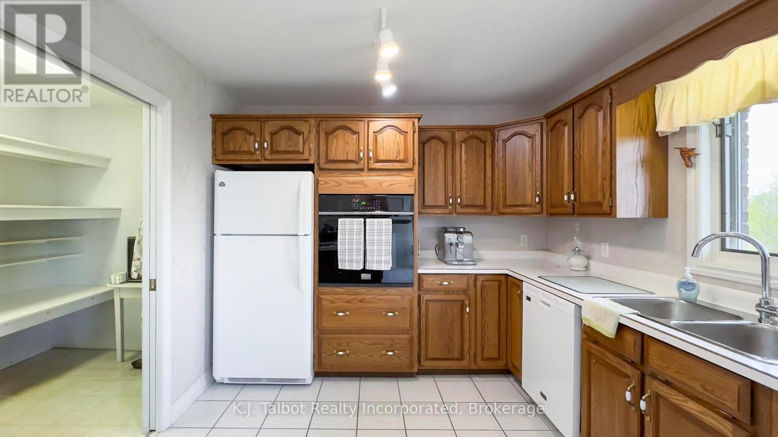 386 Templeton Street, North Huron, Ontario  N0M 1H0 - Photo 28 - X13019014