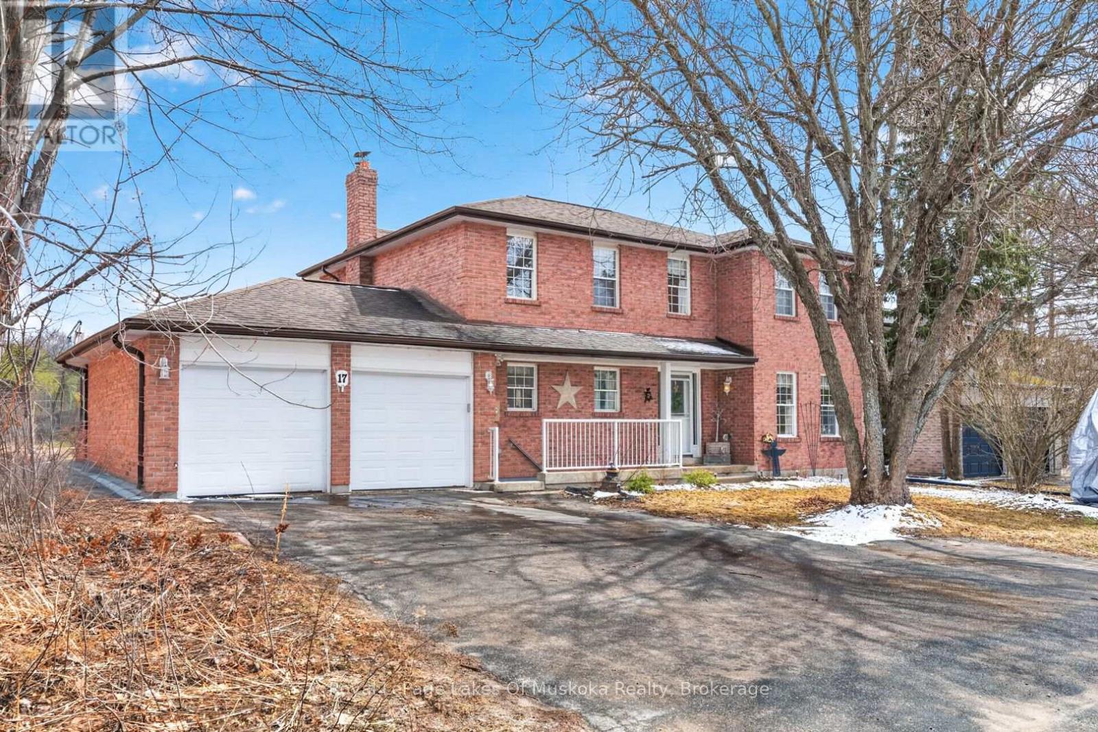 17 SILVERWOOD DRIVE, Huntsville, Ontario