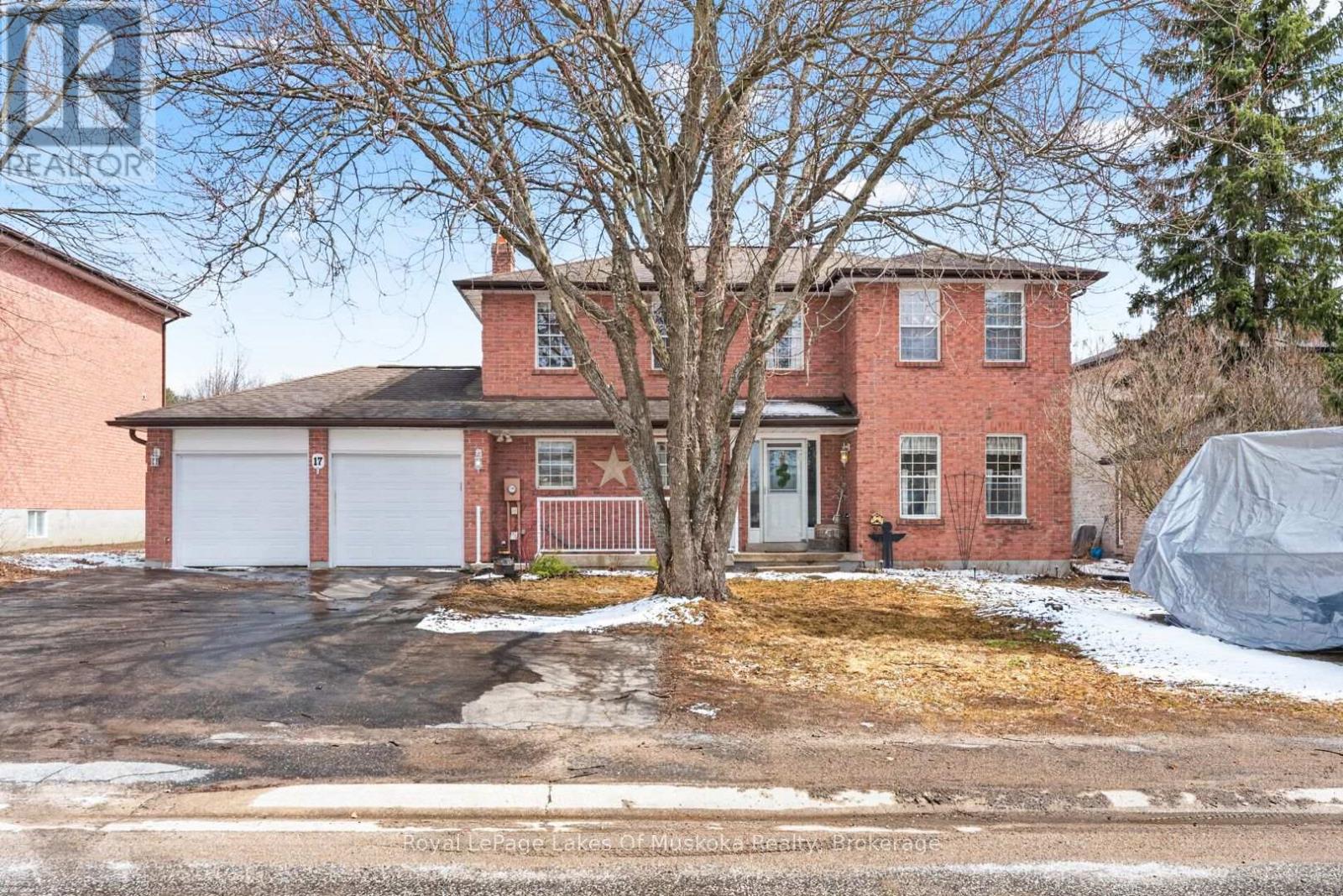 17 Silverwood Drive, Huntsville, Ontario  P1H 1N1 - Photo 2 - X13019056